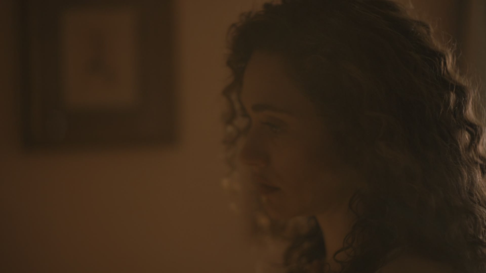 The_Crowded_Room_S01E05_Savior_1080p_ERW_001582.jpg