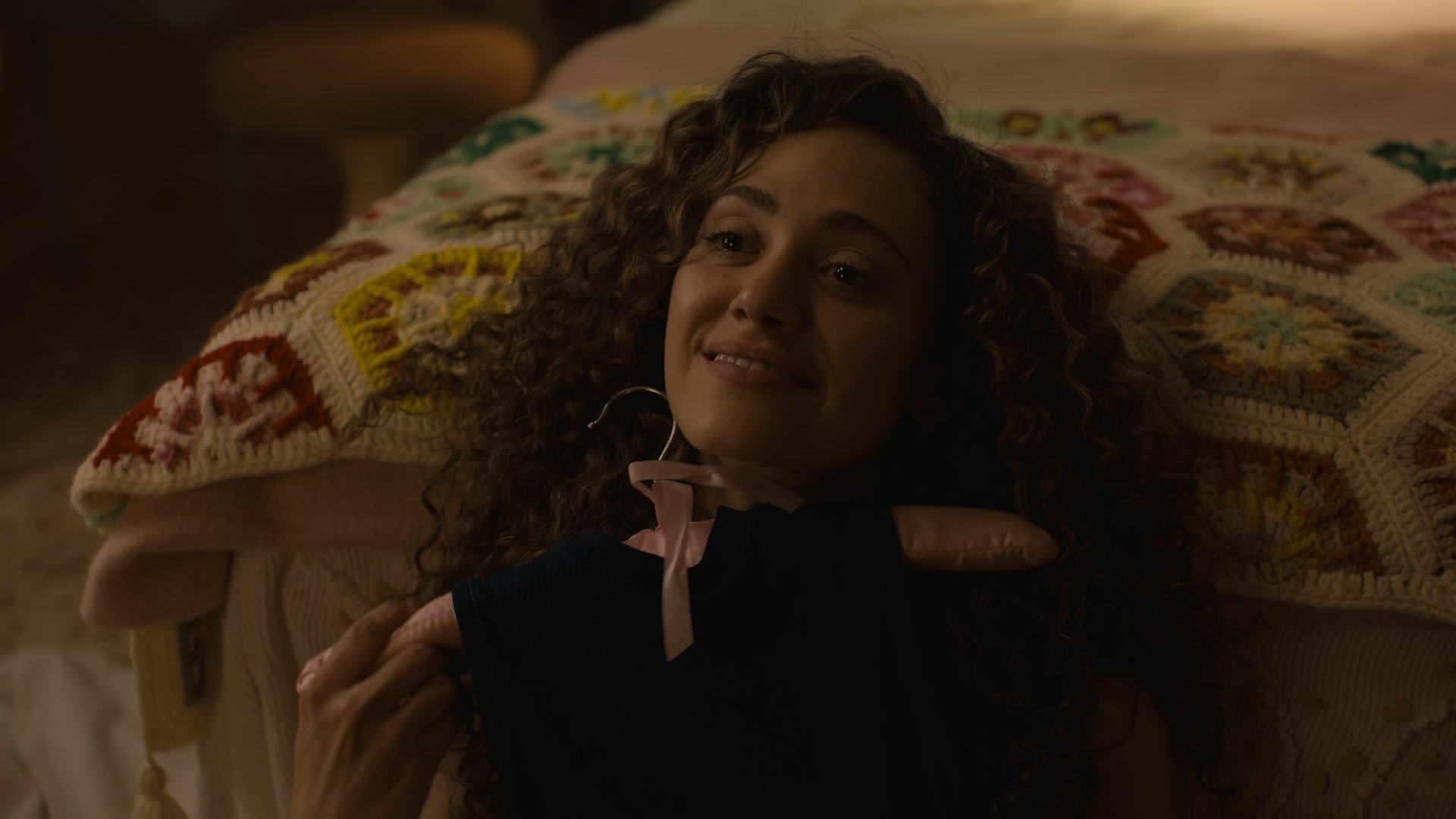The_Crowded_Room_S01E05_Savior_1080p_ERW_001654.jpg