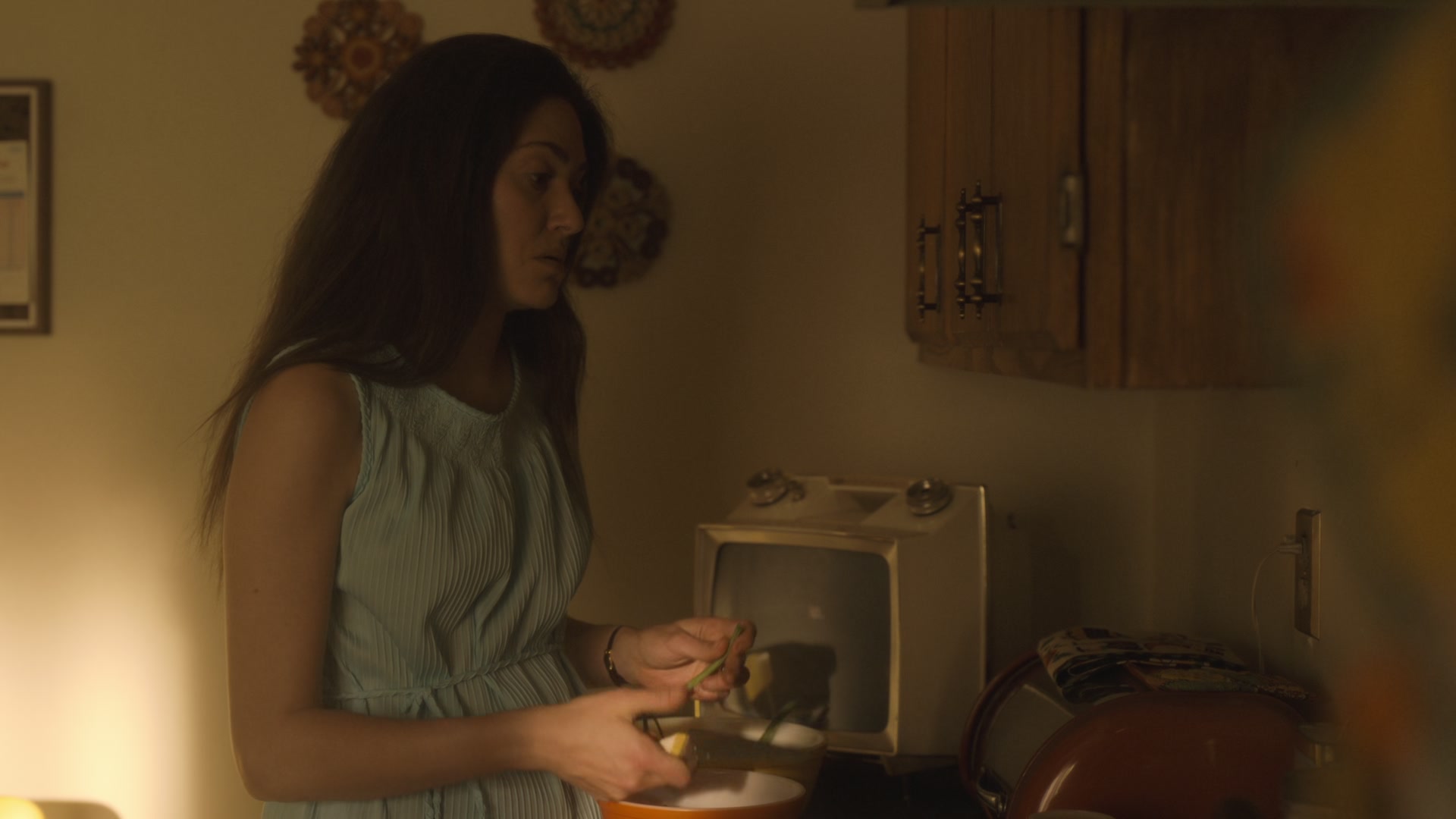 The_Crowded_Room_S01E09__Family_1080p_ERW_002703.jpg