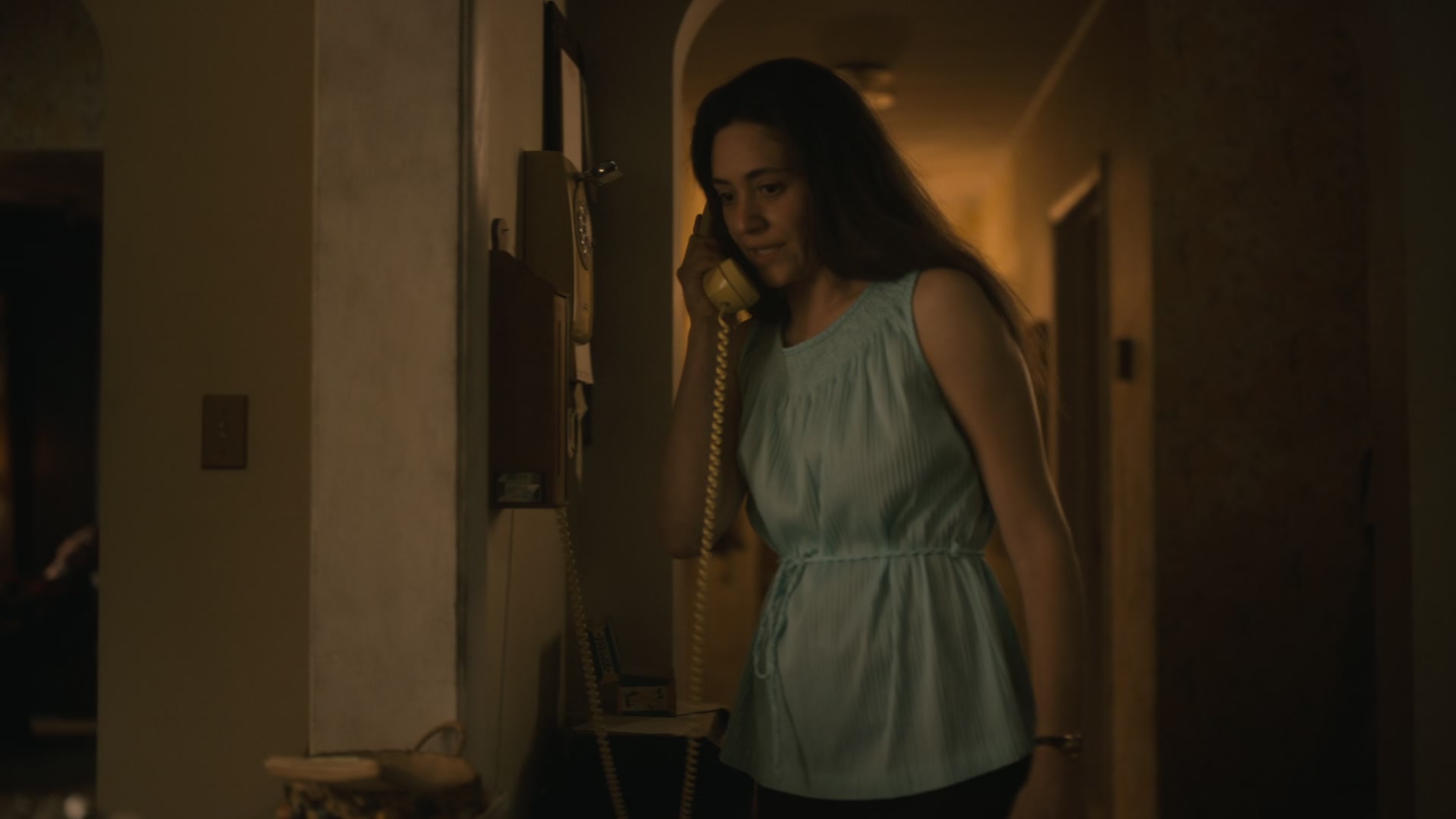 The_Crowded_Room_S01E09__Family_1080p_ERW_002734.jpg