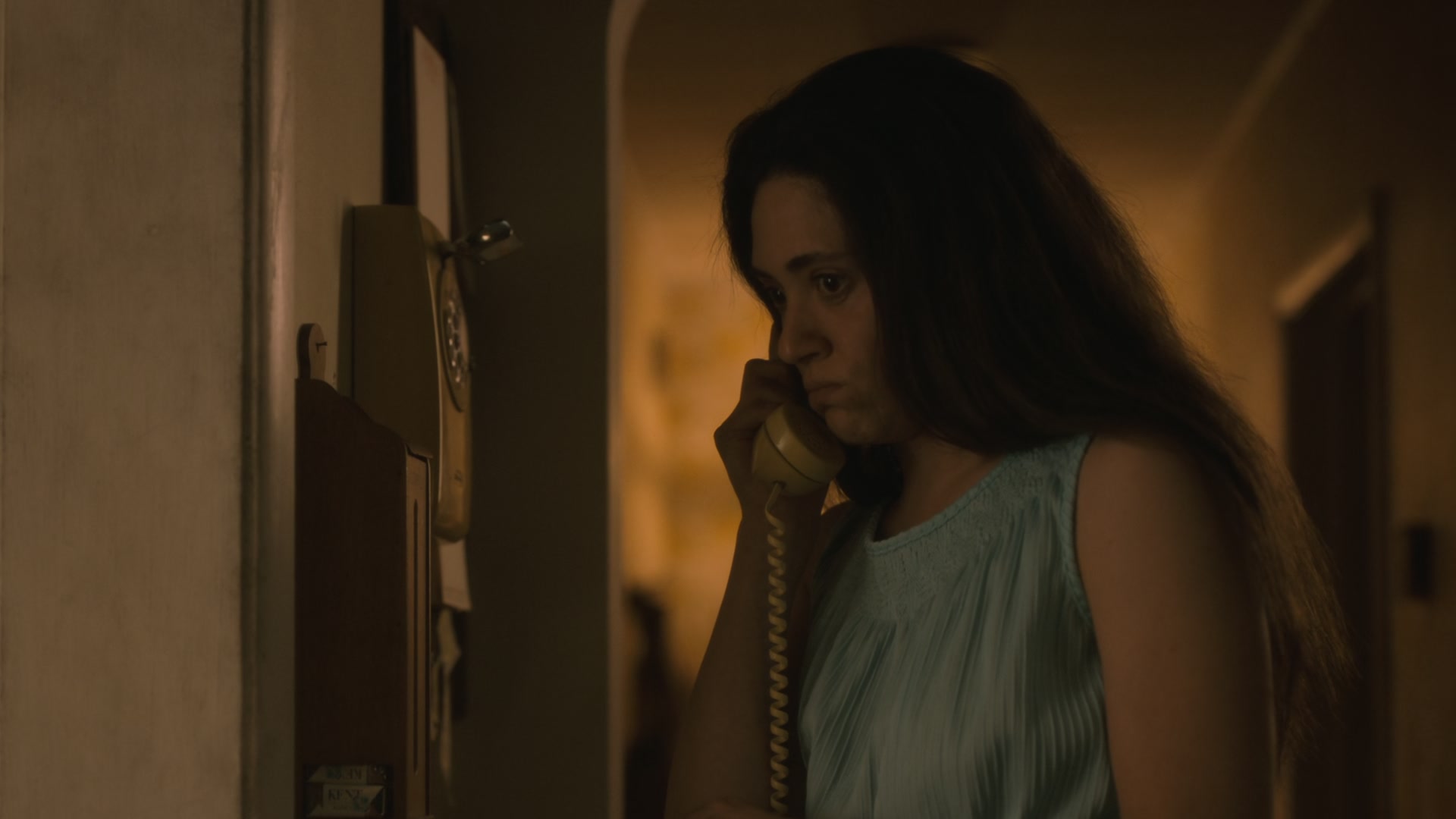 The_Crowded_Room_S01E09__Family_1080p_ERW_002778.jpg