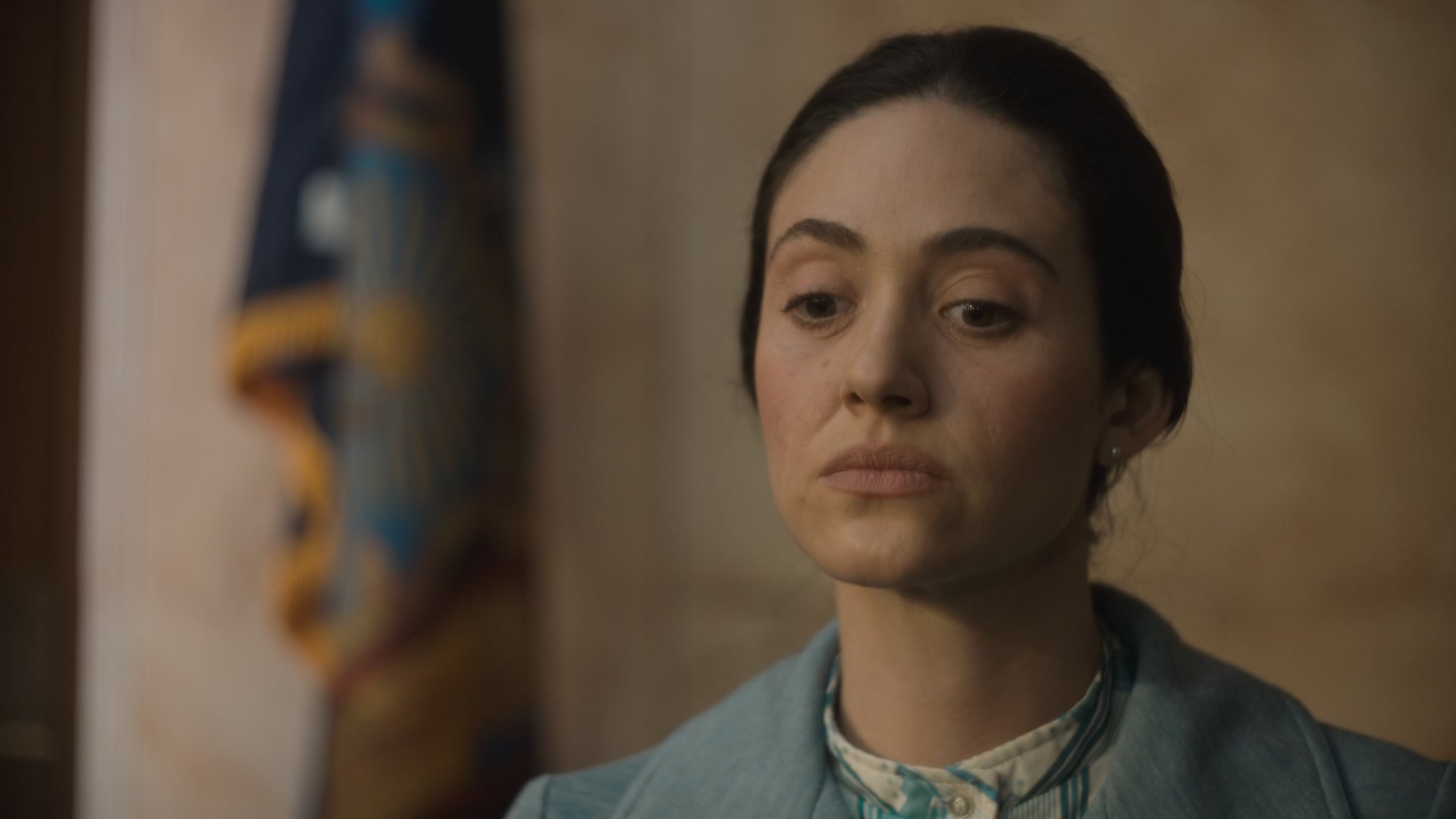 The_Crowded_Room_S01E09__Family_1080p_ERW_006622.jpg