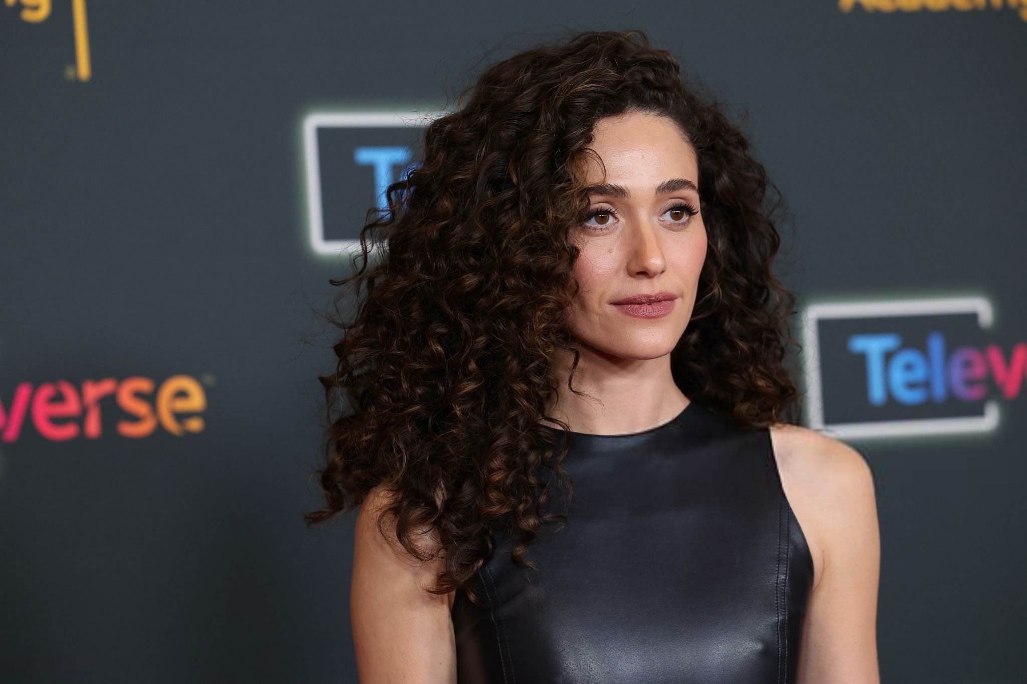 emmyrossumweb_tvacadfestival_arrivals_281029.jpg