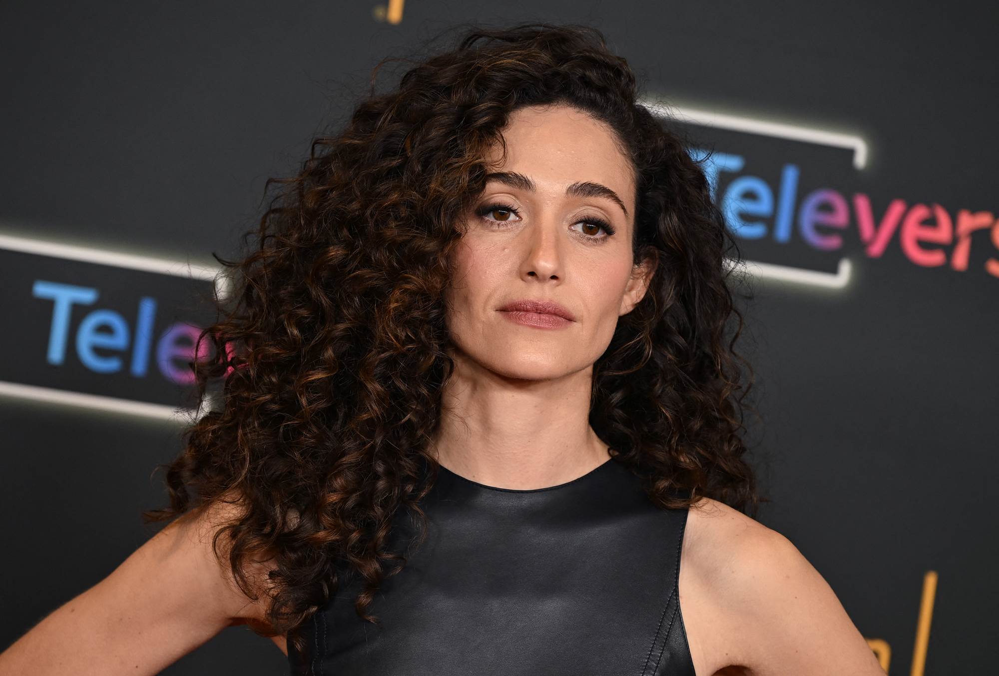 emmyrossumweb_tvacadfestival_arrivals_28229.jpg