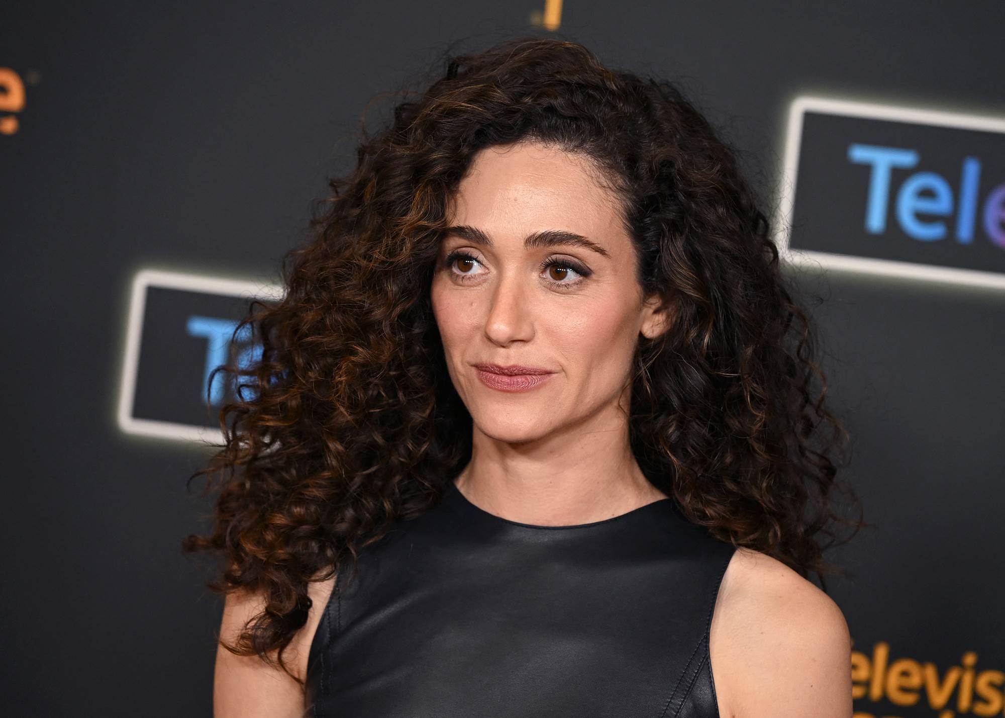 emmyrossumweb_tvacadfestival_arrivals_28329.jpg