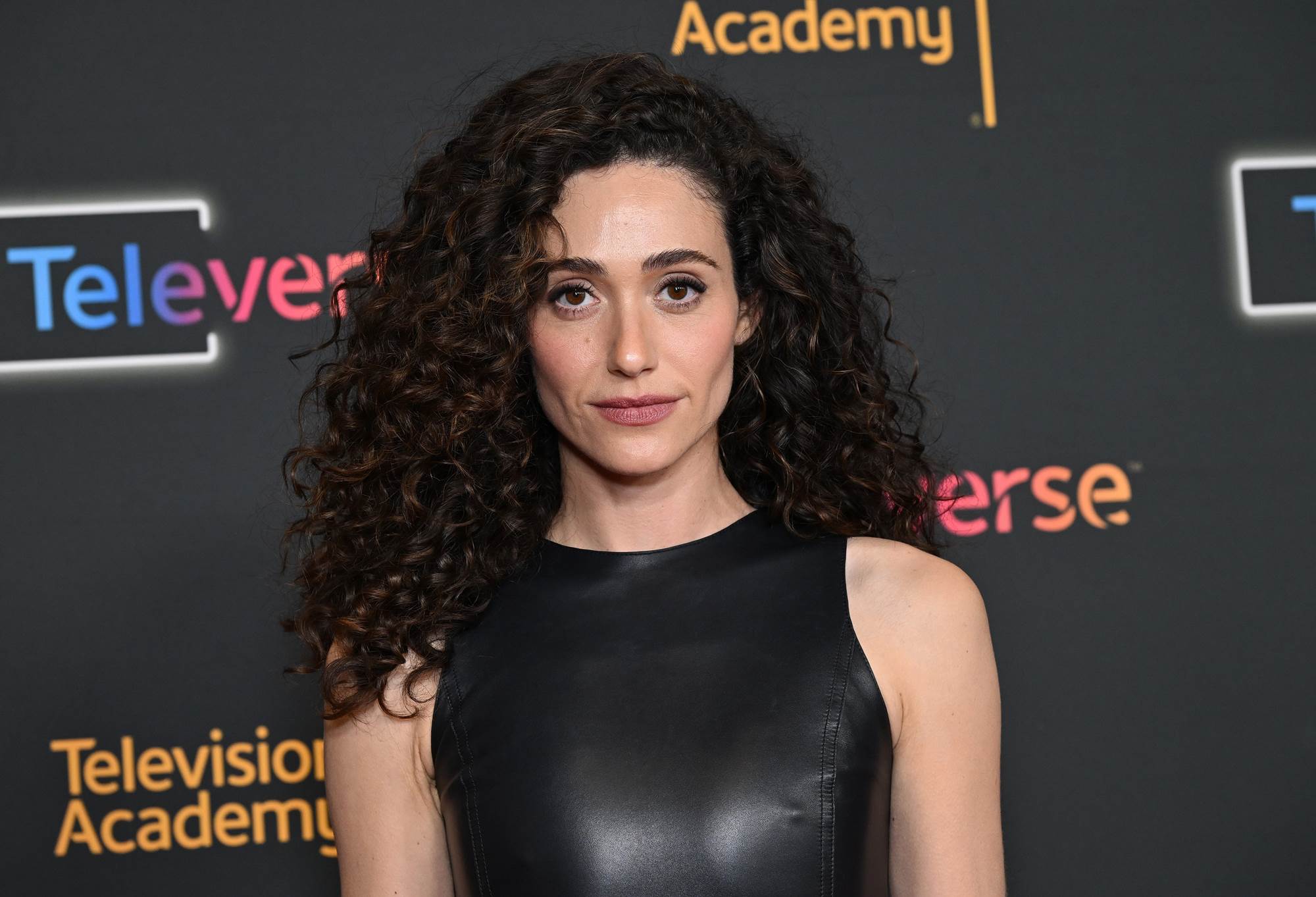 emmyrossumweb_tvacadfestival_arrivals_28829.jpg