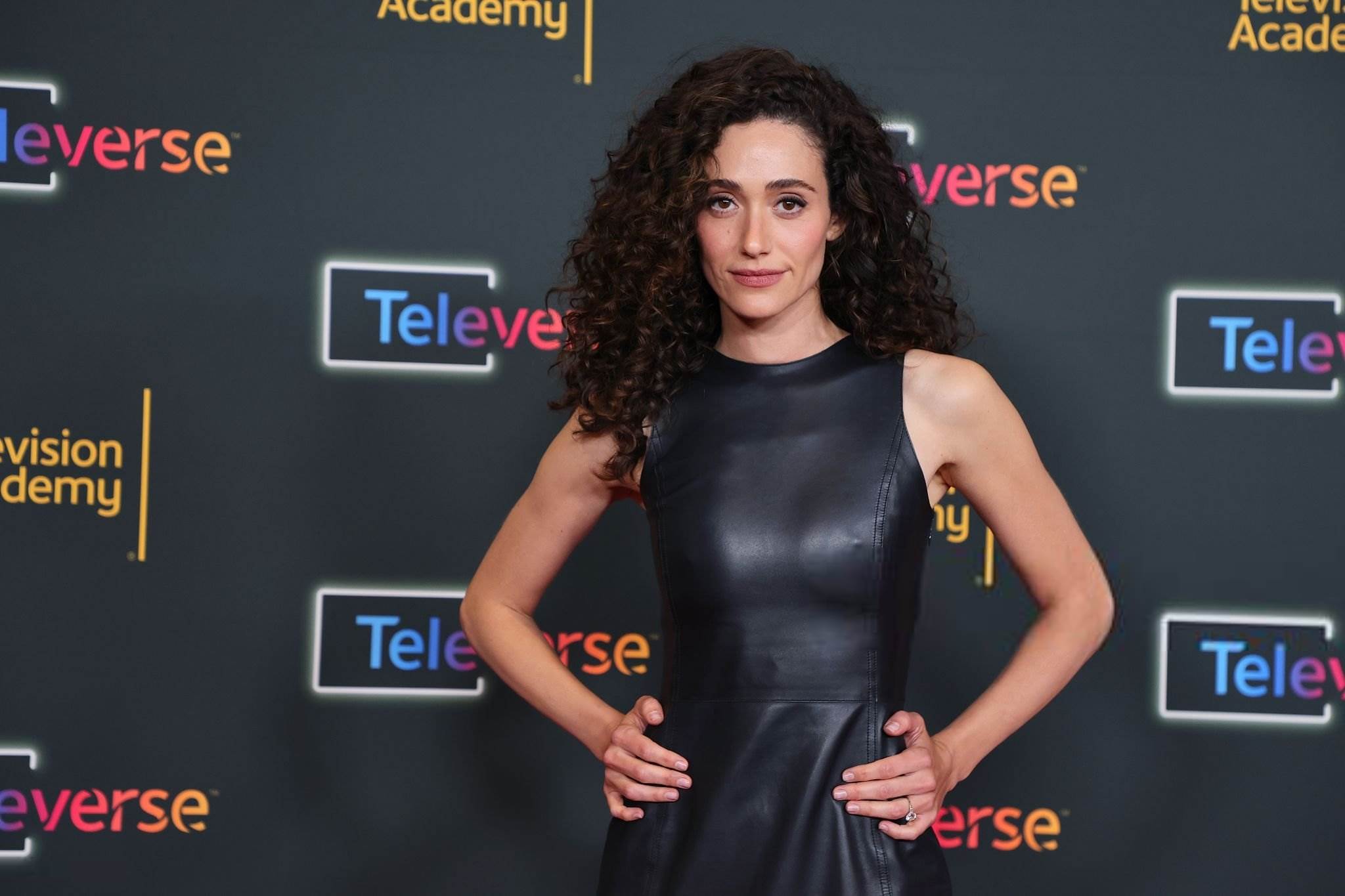 emmyrossumweb_tvacadfestival_arrivals_28929.jpg